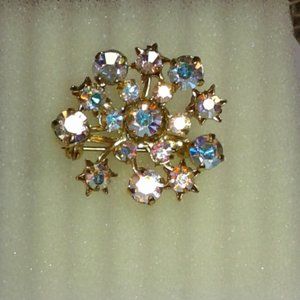 Vintage AUSTRIA  Sparkly  Rhinestone Gold Tone  Brooch  Pin